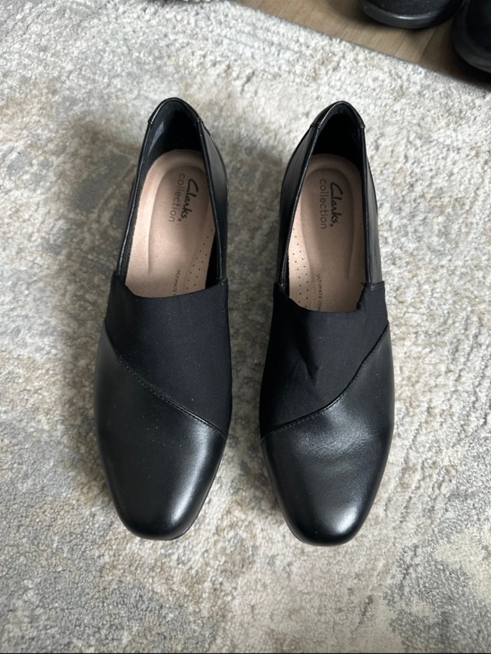 Clarks Black Slip-On Ballet Flats with Elastic Vamp